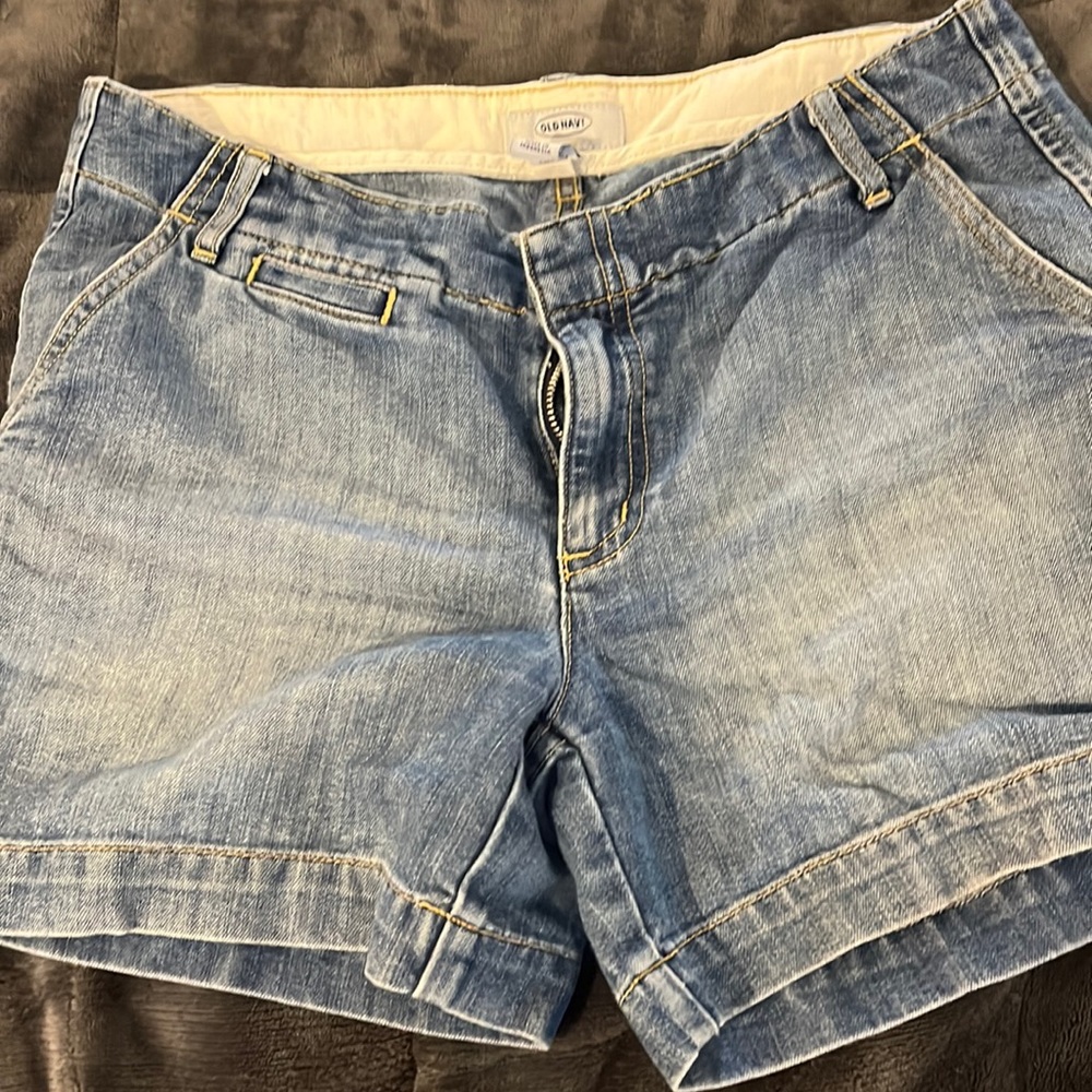 Old Navy blue jean shorts.